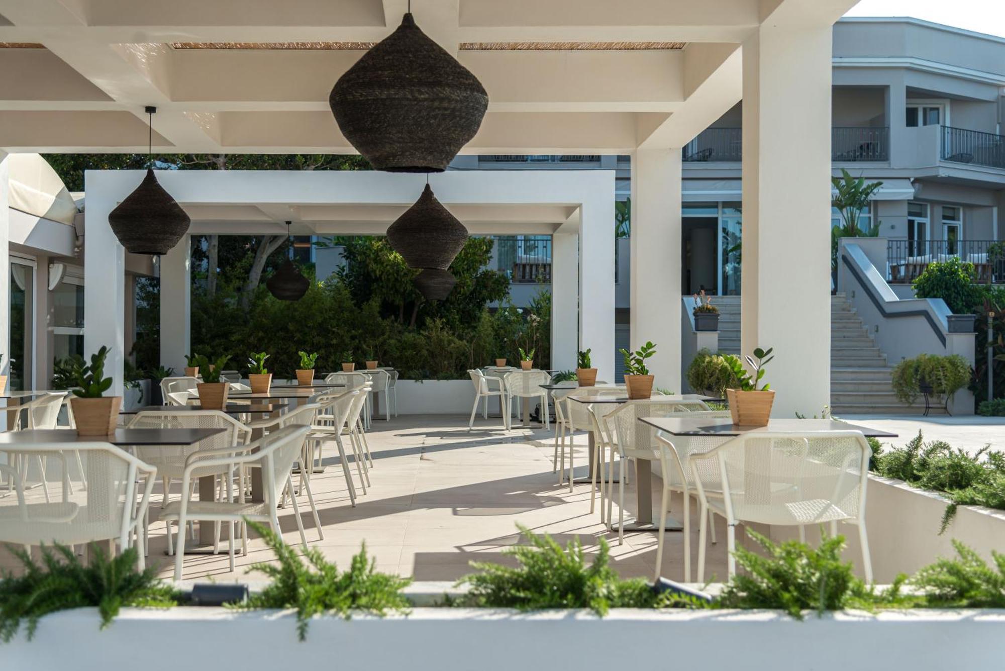 Bitzaro Grande Hotel & Suites Kalamákion Extérieur photo